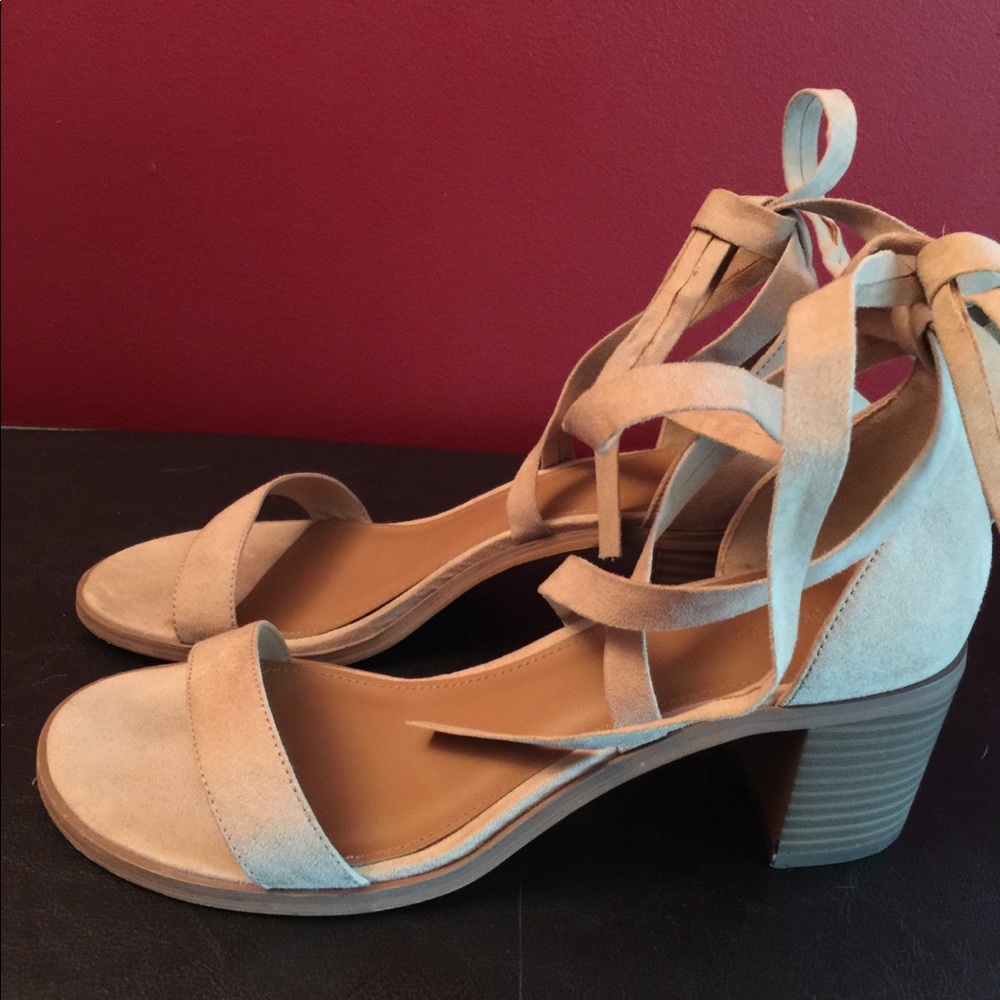 🎀 2 for 24!!! Forever 21 Beige strapped sandals